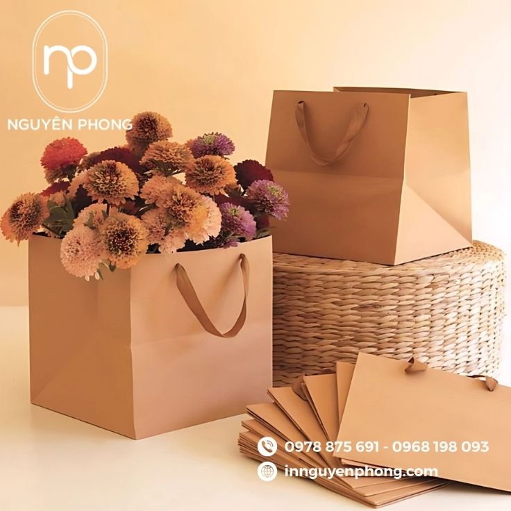 Mẫu túi giấy kraft đựng hoa 